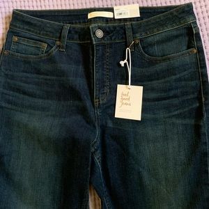 NWT Lauren Conrad dark wash skinny jeans size 16